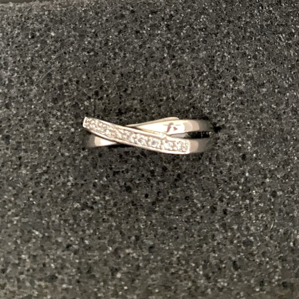 Lia Sophia silver twist ring size 9 NEW!